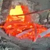 ייצור פחם בינצ׳וטאן יפני בתנור אבן מסורתי
